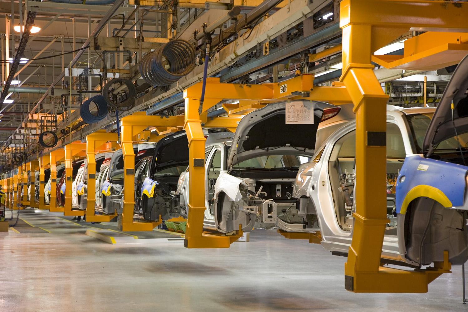 Sterling Heights, Michigan - The assembly line for the 2007 Chrysler Sebring sedan at DaimlerChrysler's Sterling Heights Assembly Plant.